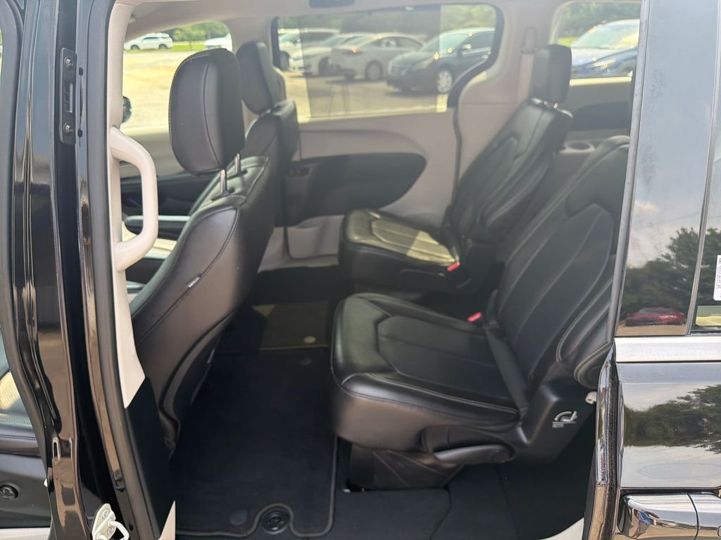Used 2024 Black Chrysler Touring L image 14