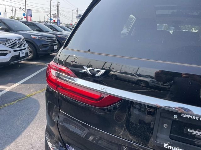 Used 2021 Jet Black BMW xDrive40i image 5