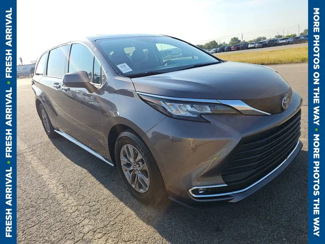 2022 Toyota Sienna XLE