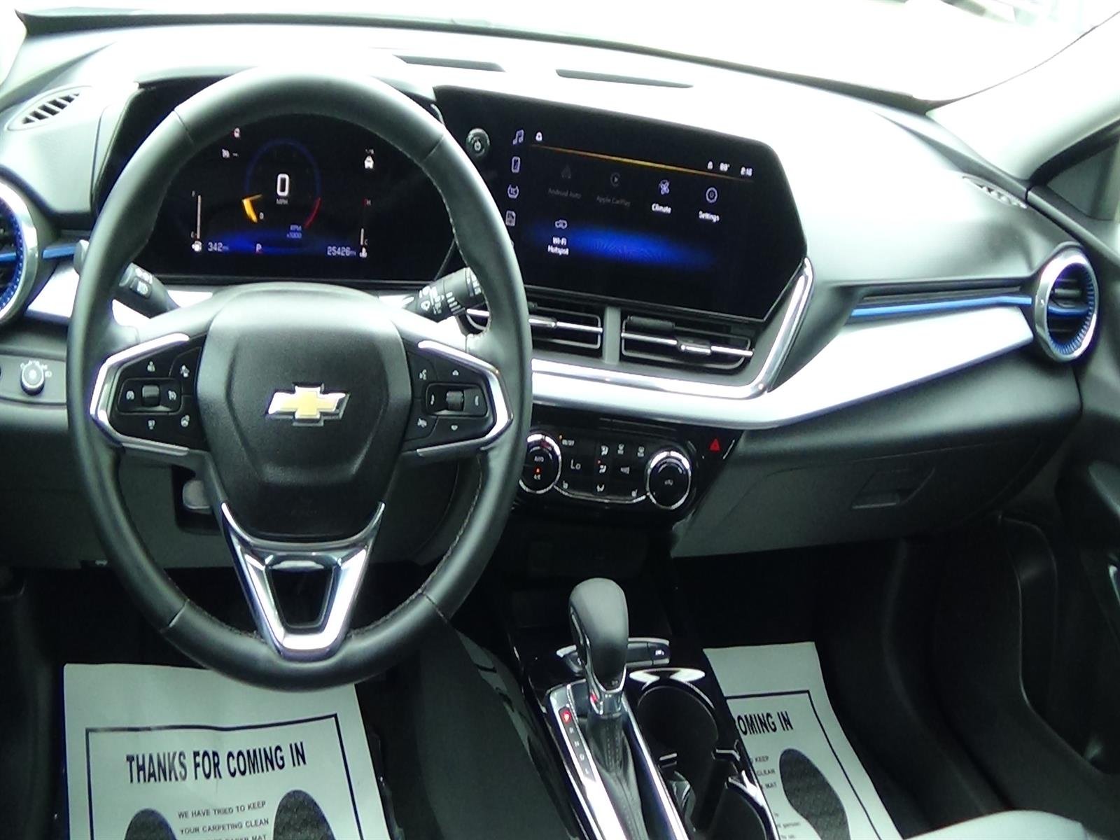 Used 2025 Summit White (gaz) Chevrolet LT image 13