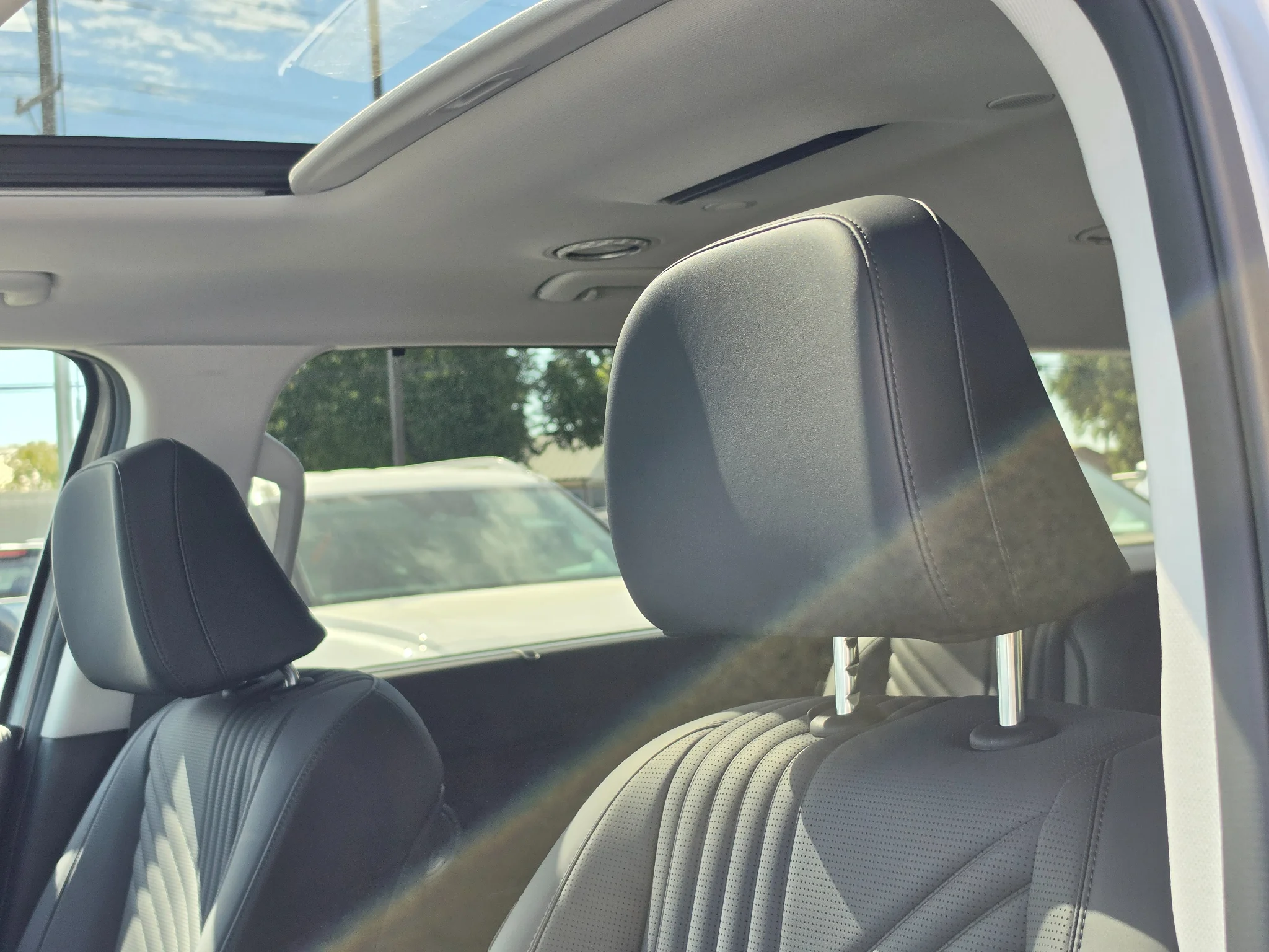 New 2027 Shimmering Silver Hyundai SEL Premium 7P image 19