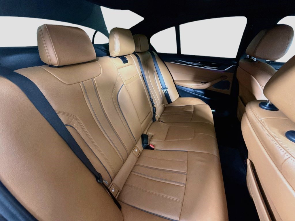 Used 2021 Dark Graphite Metallic BMW 540i xDrive image 23