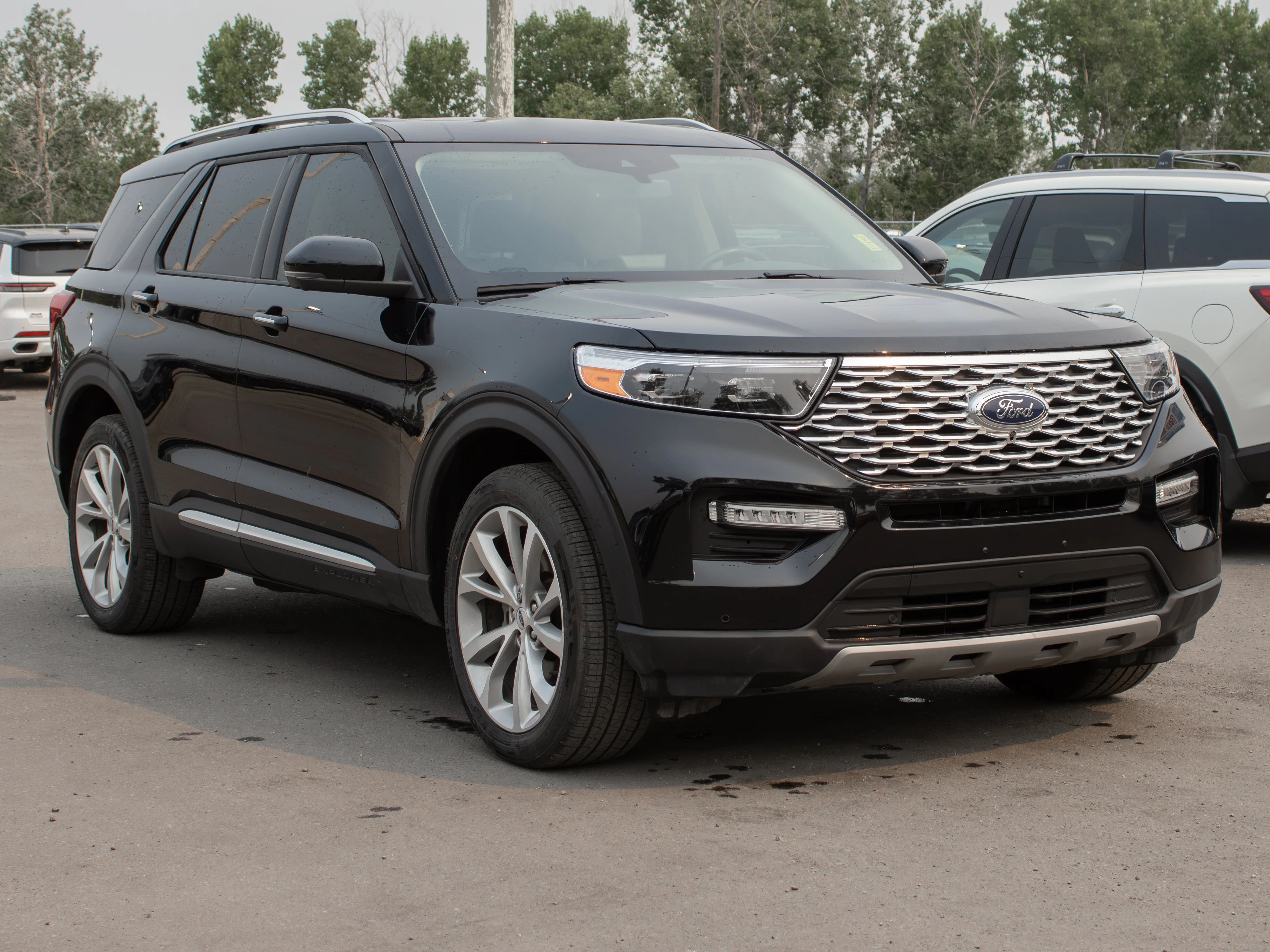 Certified Used 2023 Black Ford Platinum * No Accidents | Apple CarPlay | Luxury 3-Row SUV | Bang & Olufsen | Adaptive Cruise image 9