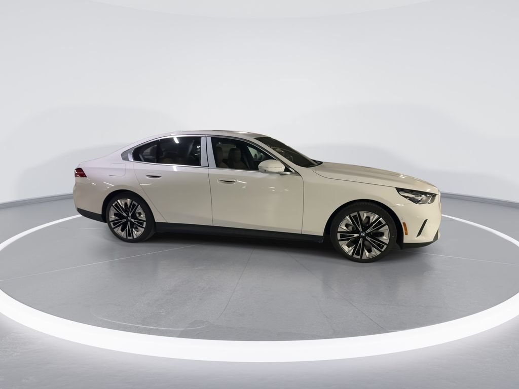 2026 BMW 5 Series 530i - Photo 9