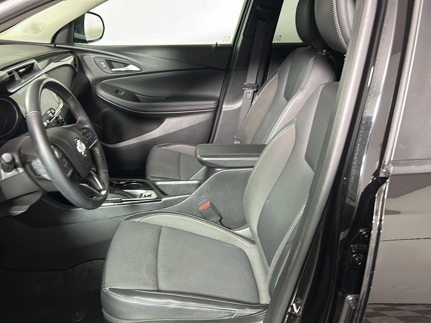 Used 2021 Ebony Twilight Metallic Buick Select image 14