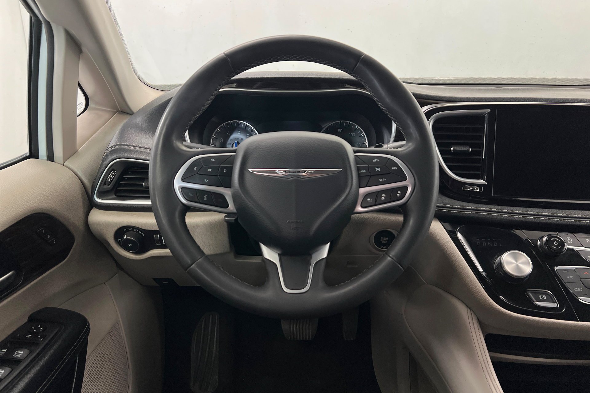 2023 Chrysler Pacifica Limited - Photo 13