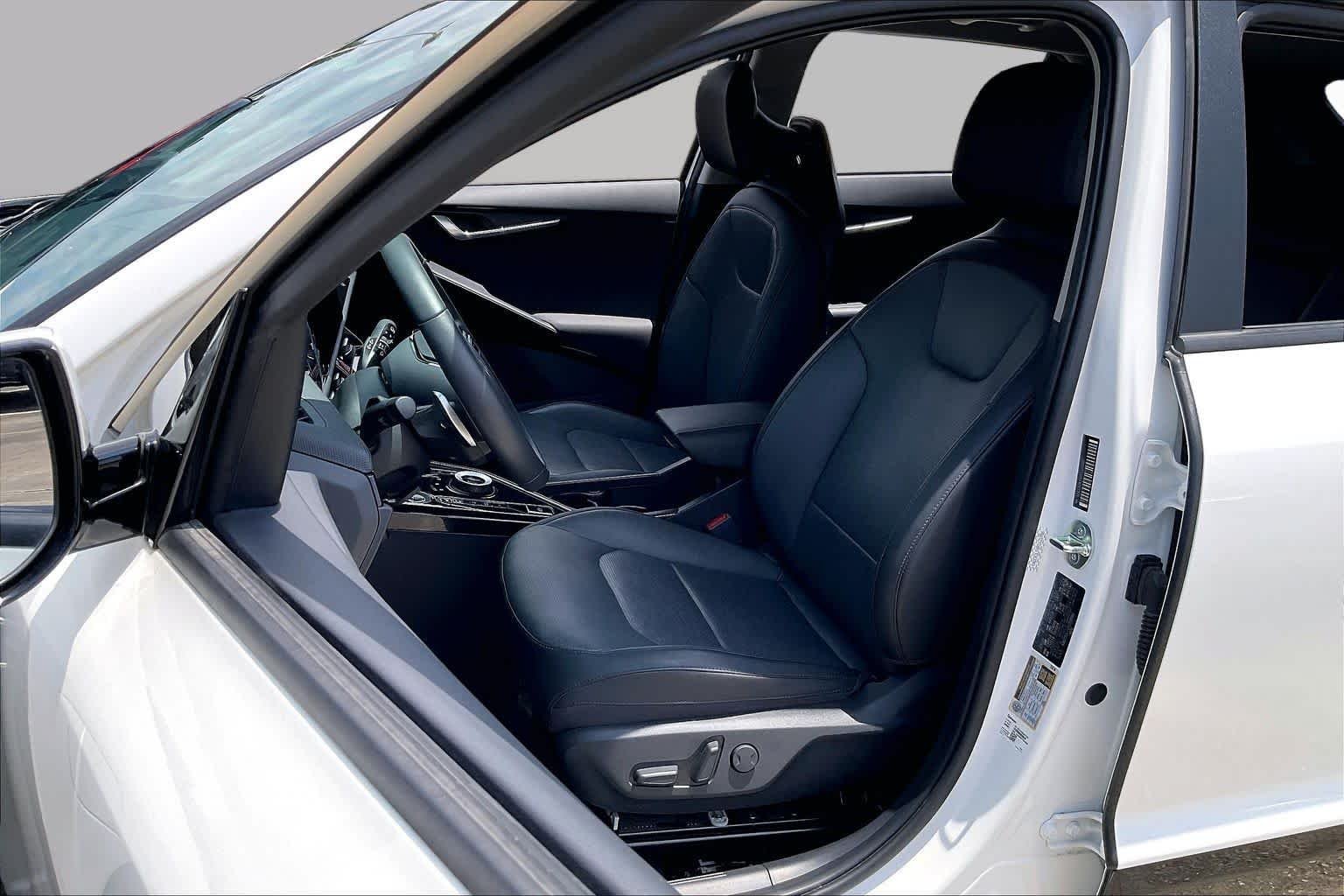 Used 2024 Snow White Pearl Kia SX Touring image 7