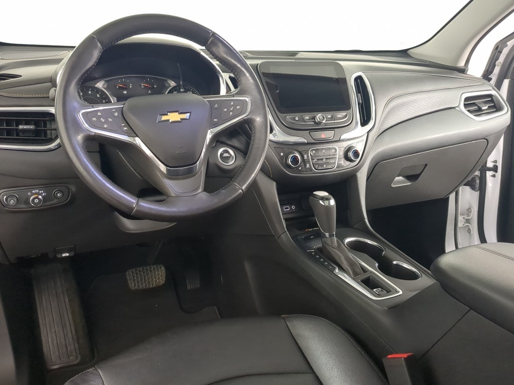 Used 2020 Iridescent Pearl Tricoat Chevrolet Premier image 14