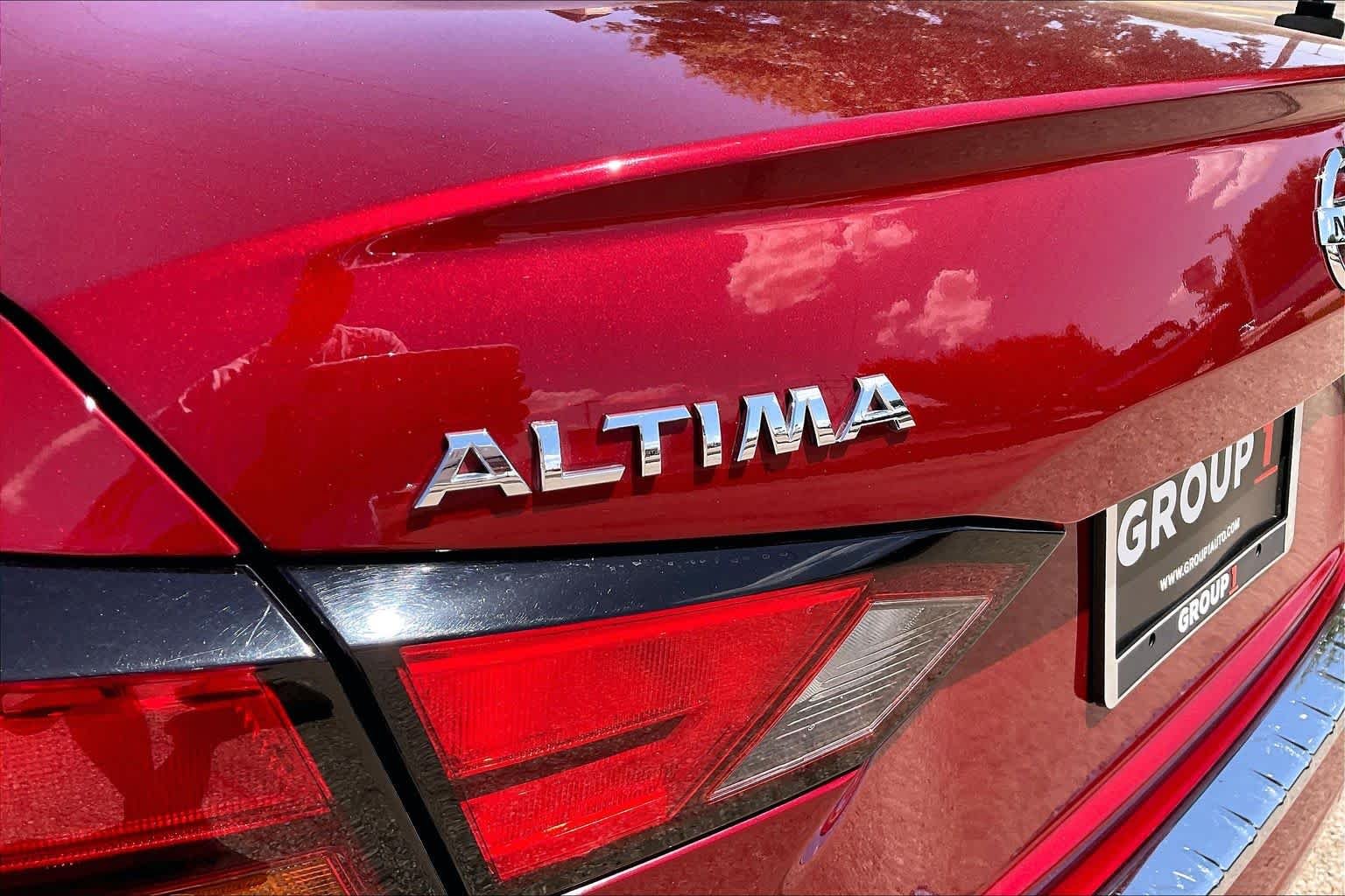 Used 2022 Scarlet Ember Nissan 2.5 SL image 31