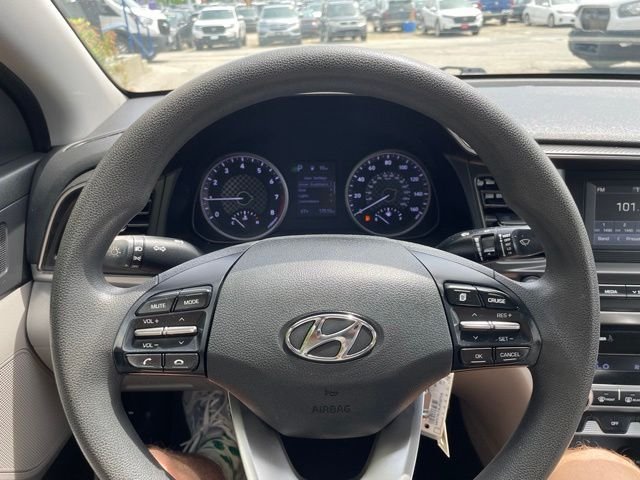 Used 2020 Phantom Black Hyundai SE image 17