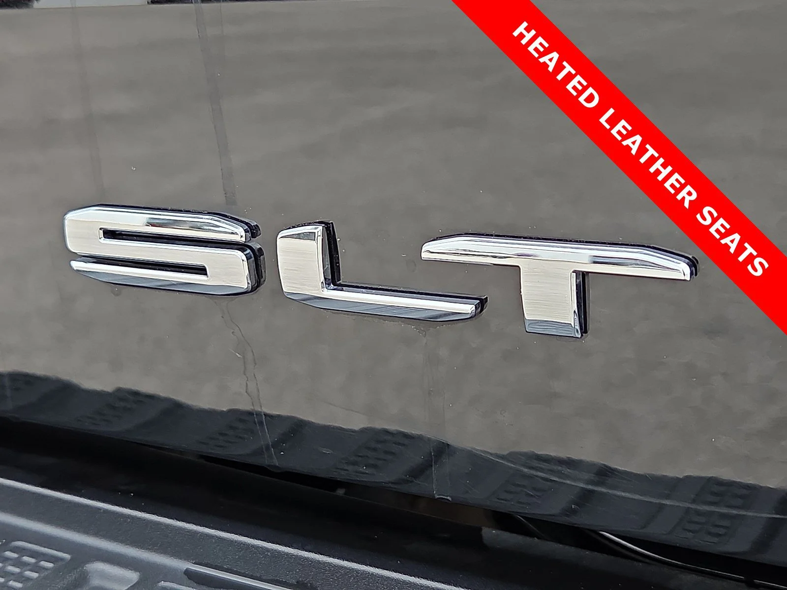 2024 GMC Sierra 1500 SLT - Photo 8