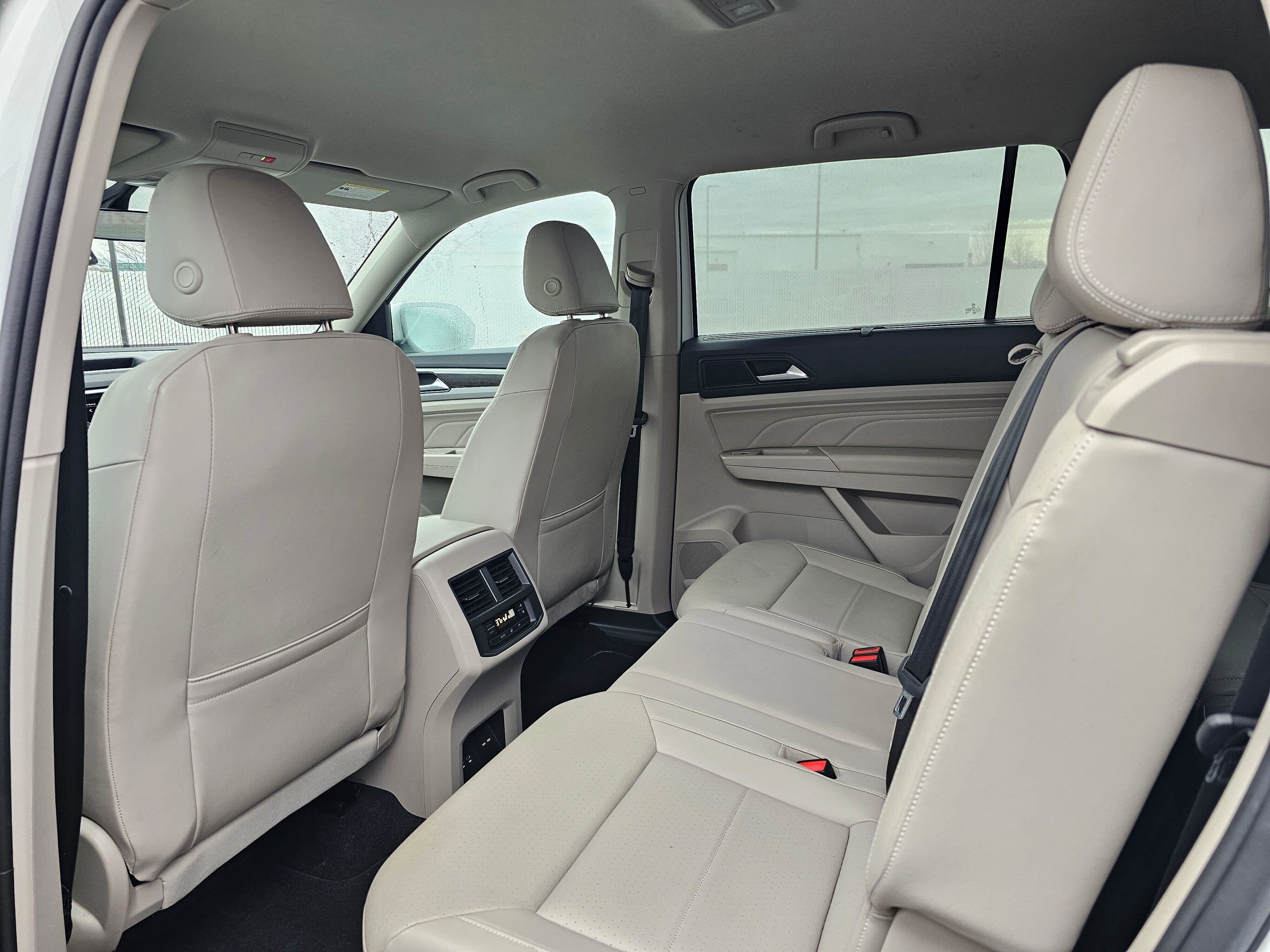 2023 Volkswagen Atlas SE w/Tech - Photo 12
