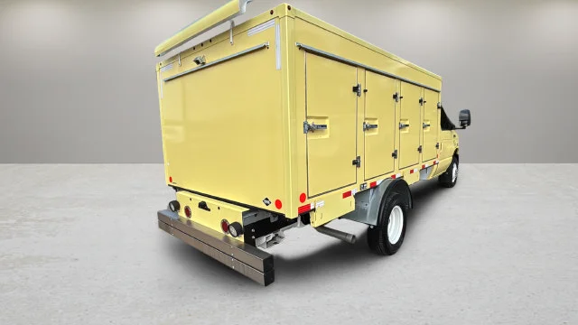 Used 2022 Yellow Ford Base image 41