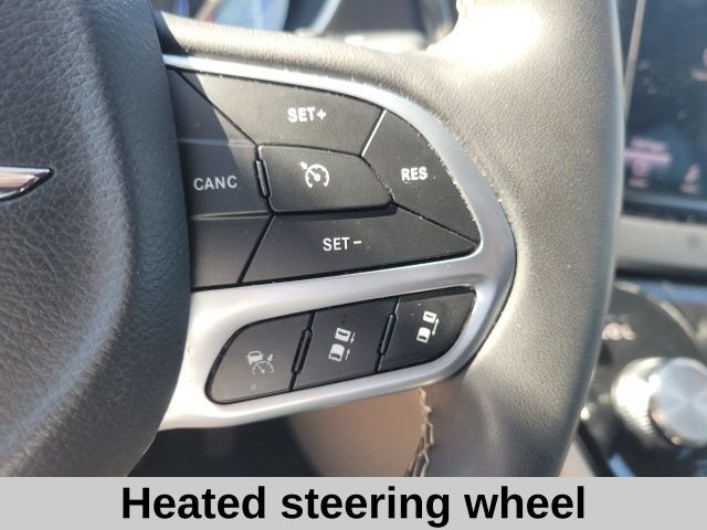 Used 2023 Bright White Clearcoat Chrysler Touring L image 10