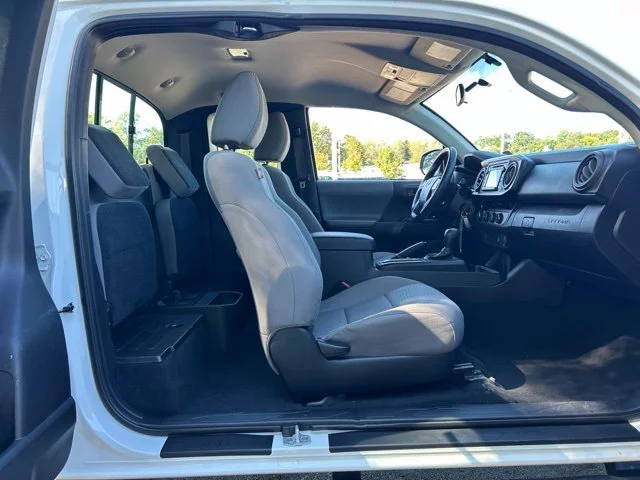 Used 2016 White Toyota SR image 28