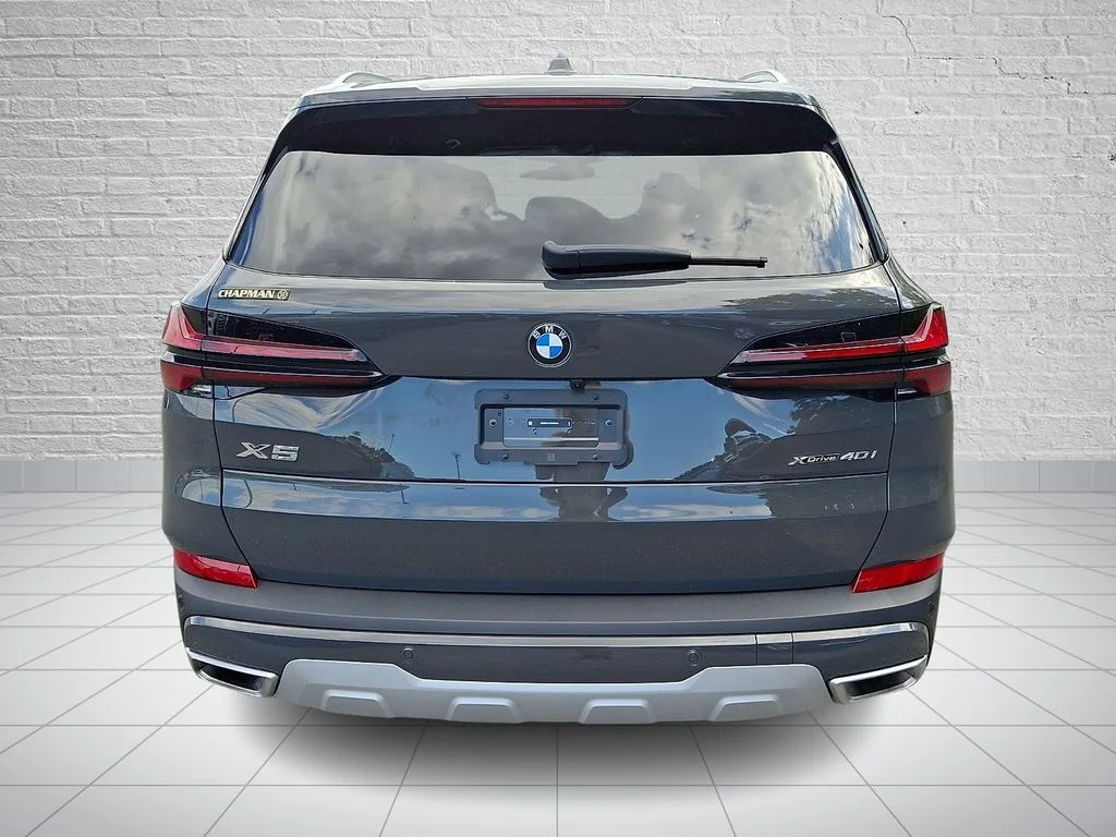 Used 2026 Gray Metallic BMW xDrive40i image 5