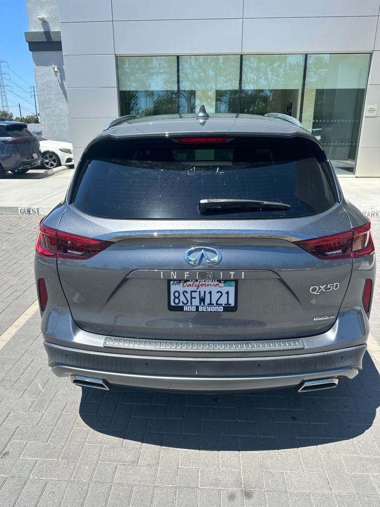 Used 2020 Gray INFINITI ESSENTIAL image 5