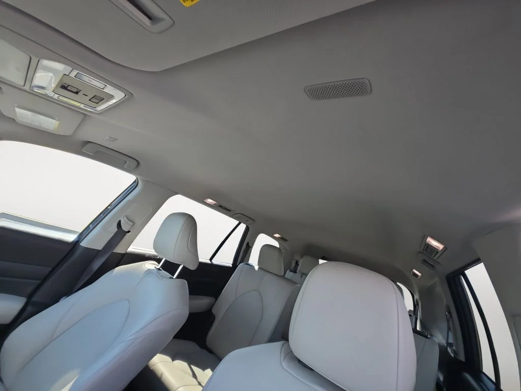 Used 2024 White Toyota XLE image 17