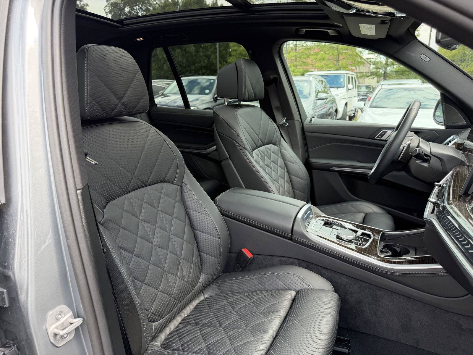 Used 2025 Skyscraper Grey Metallic BMW sDrive40i image 29