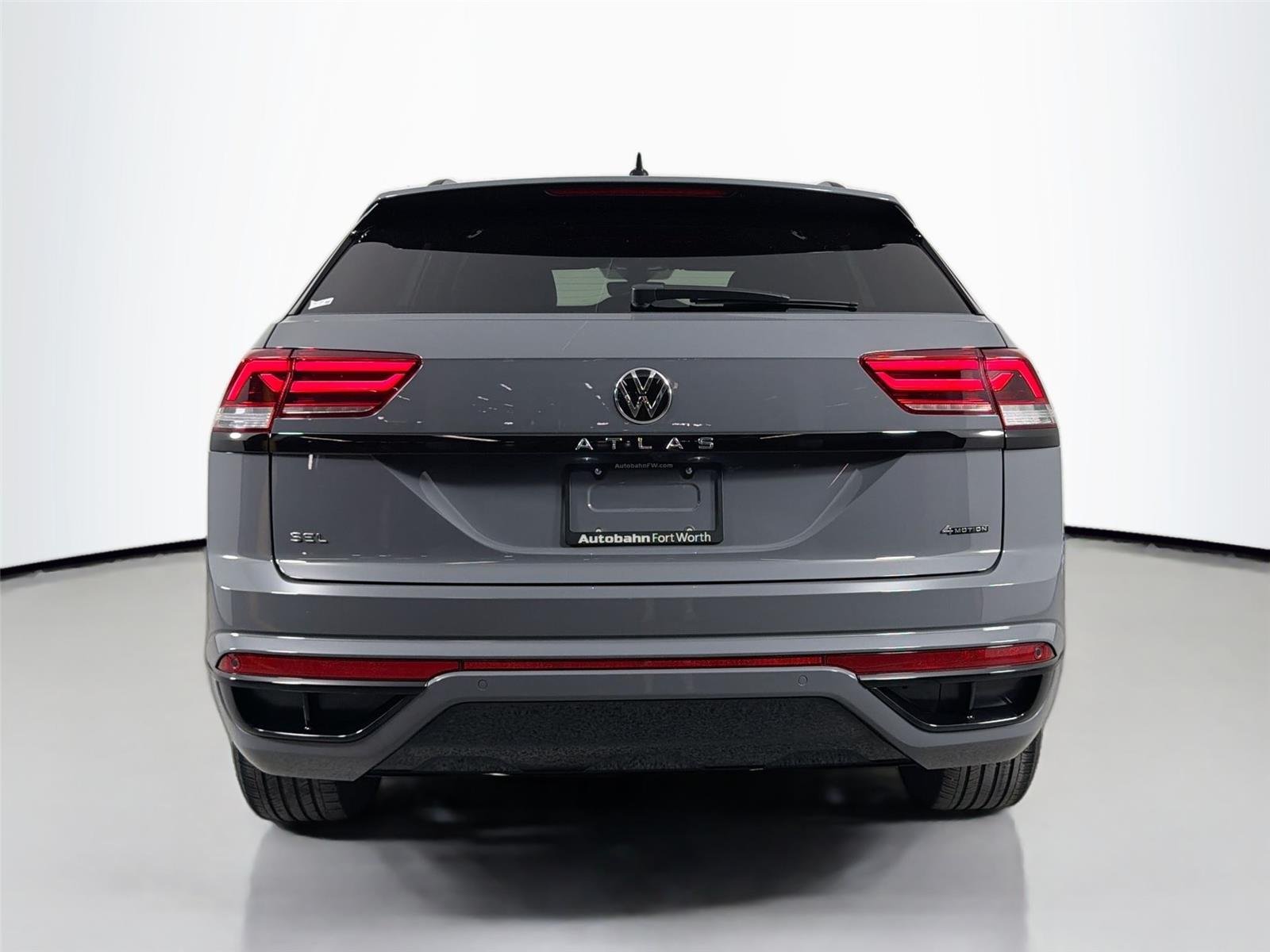 Certified Used 2023 Pure Gray Volkswagen 2.0T SEL R-Line Black image 6