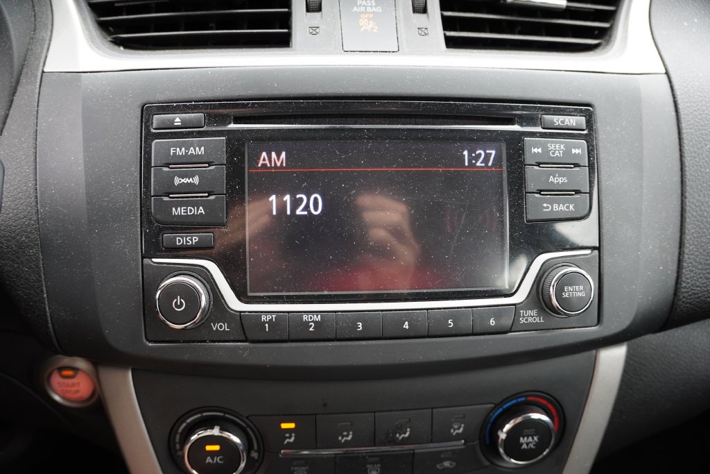 Used 2015 Gun Metallic Nissan SV image 5