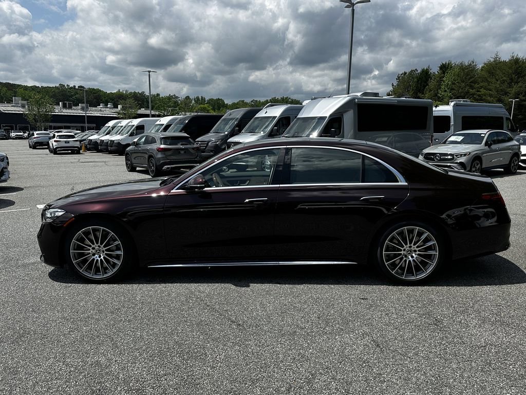 New 2026 MANUFAKTUR Rubellite Red Metallic Mercedes-Benz S 580 image 5