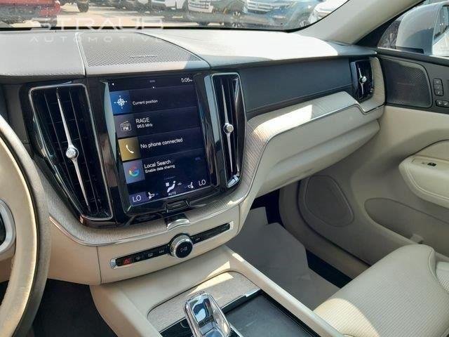 Used 2021 Crystal White Metallic Volvo Inscription image 19