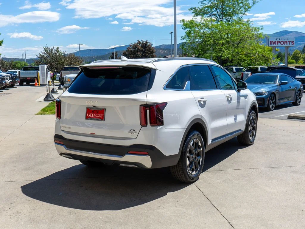 New 2026 Glacial White Pearl Kia S image 7