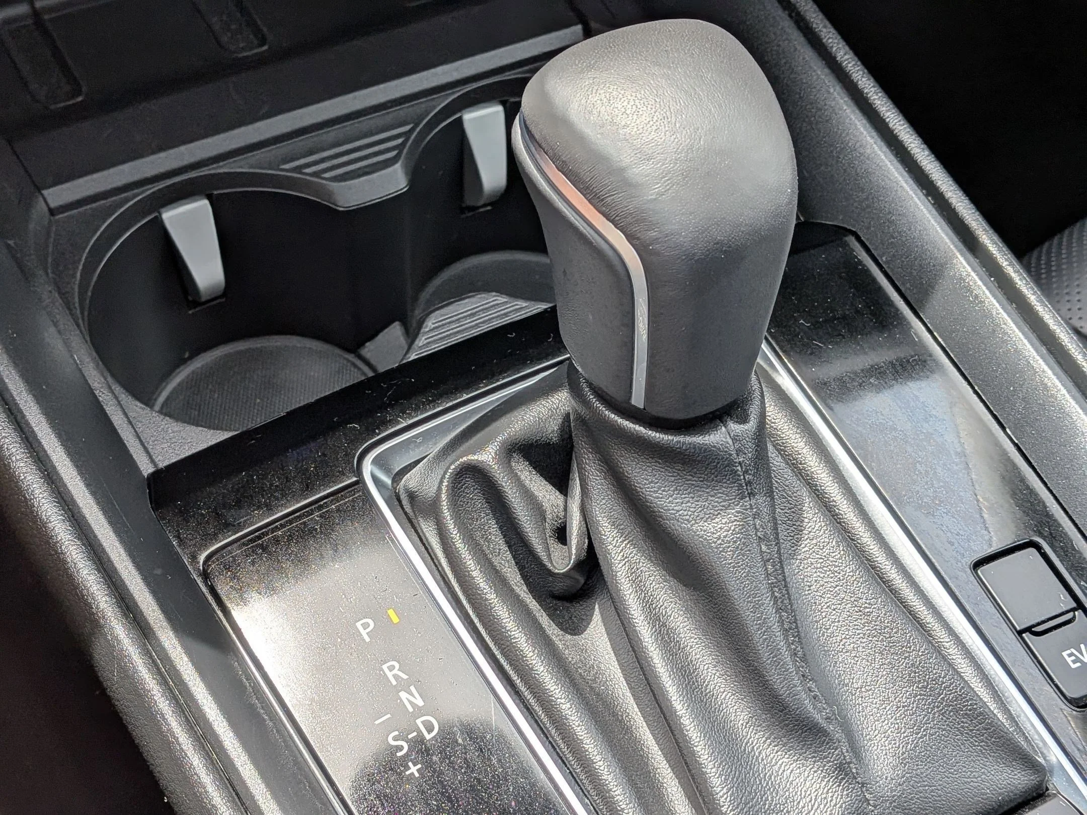 Used 2025 Wind Chill Pearl Mazda Premium Plus image 19