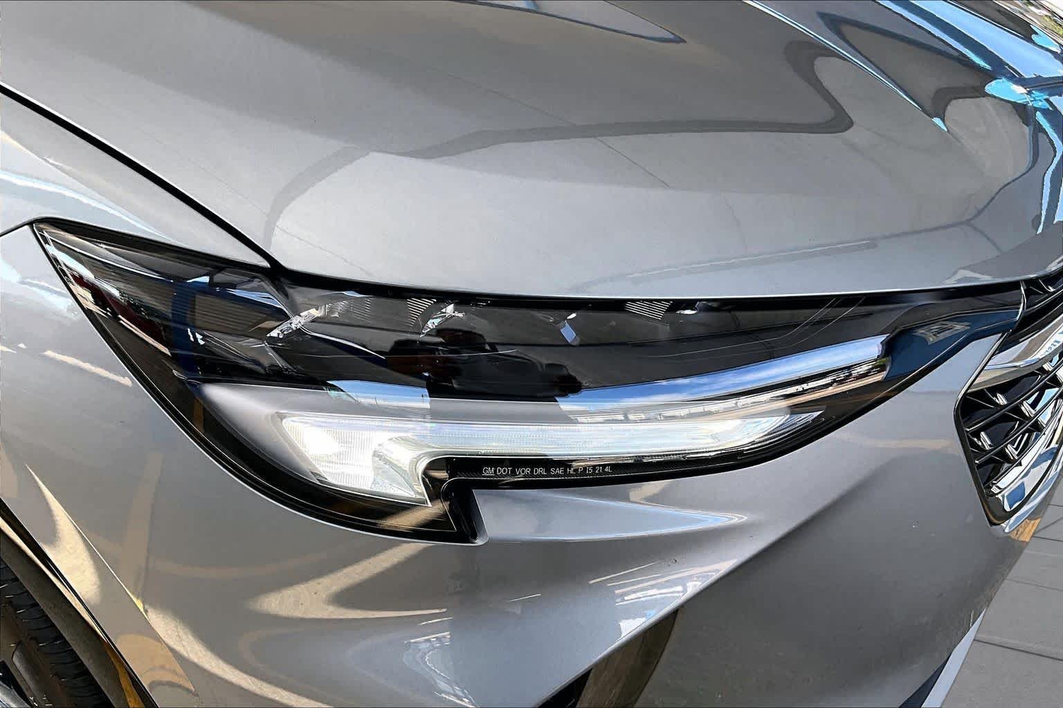 Used 2023 Moonstone Gray Metallic Buick Essence image 28