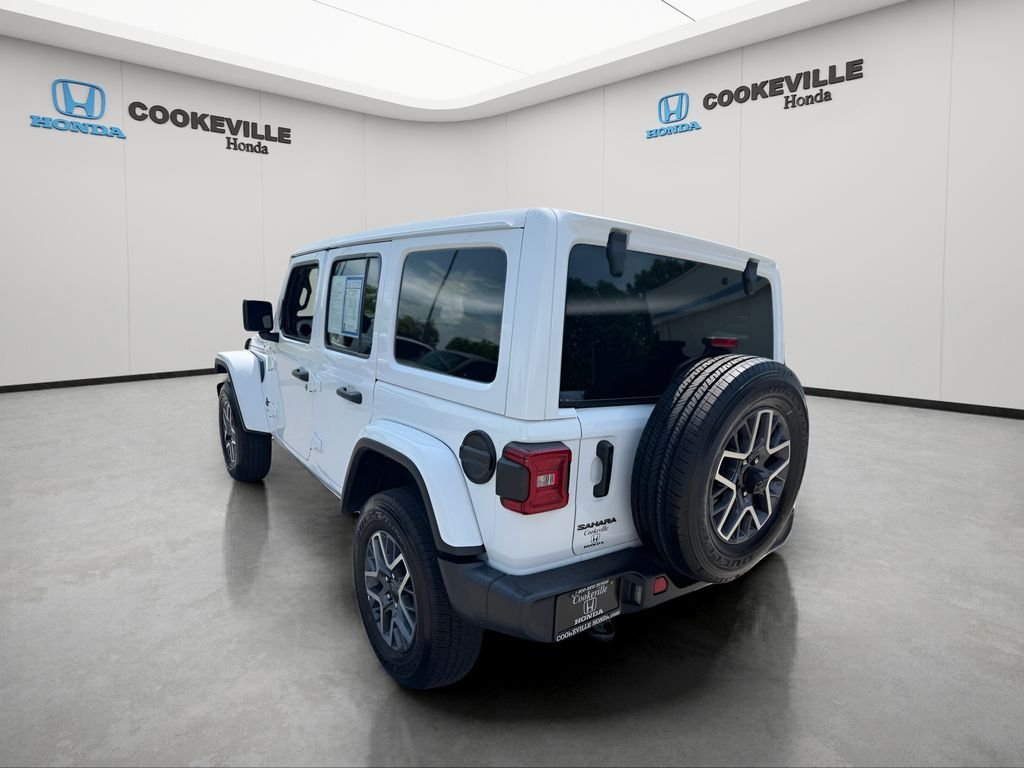 Used 2025 Bright White Clearcoat Jeep Sahara image 8