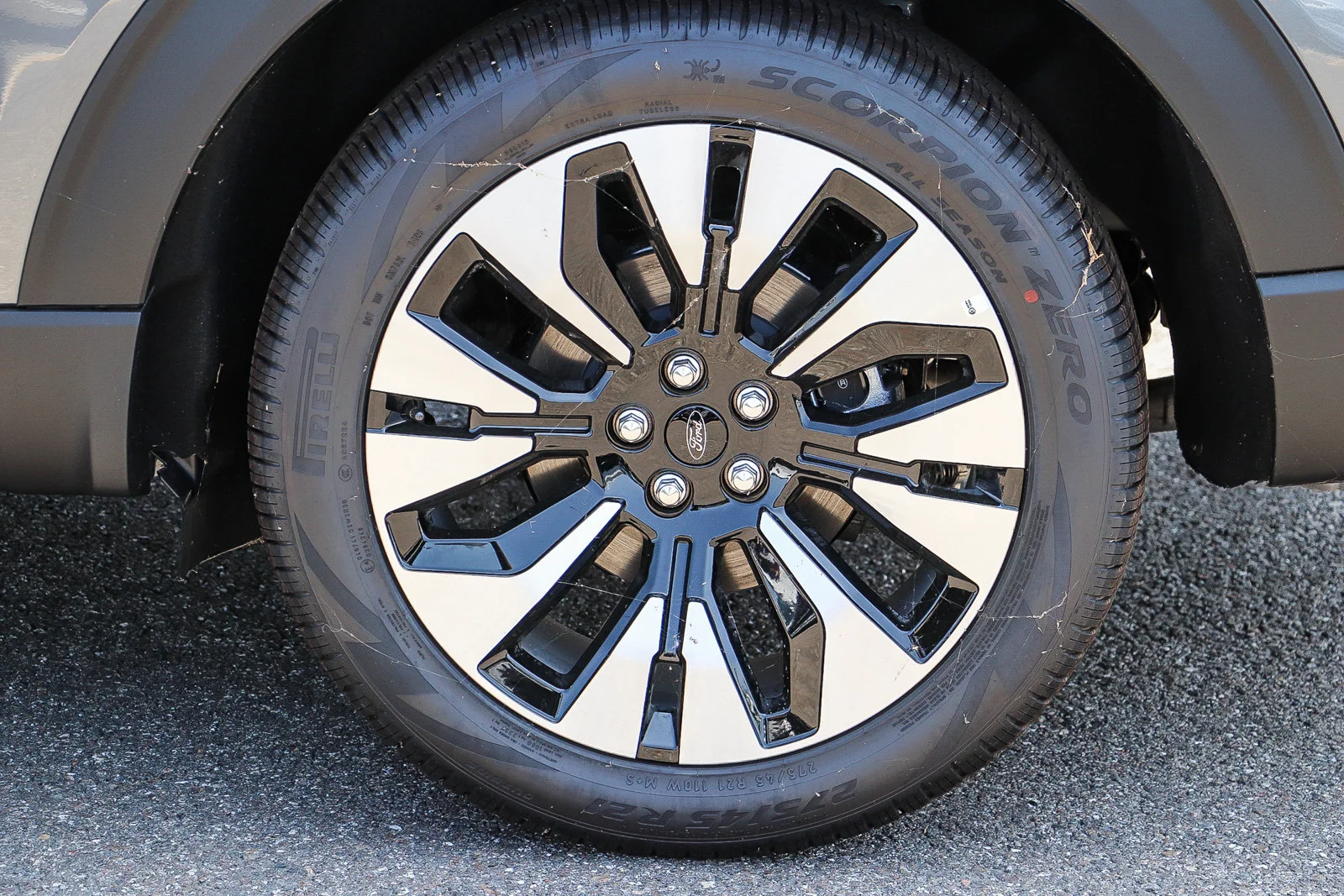 New 2026 Carbonized Gray Metallic Ford Platinum™ image 12