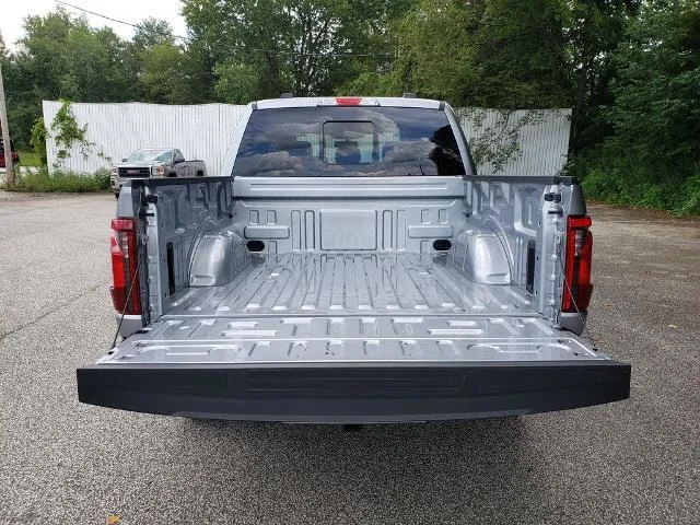 New 2026 Iconic Silver Metallic Ford XLT image 9