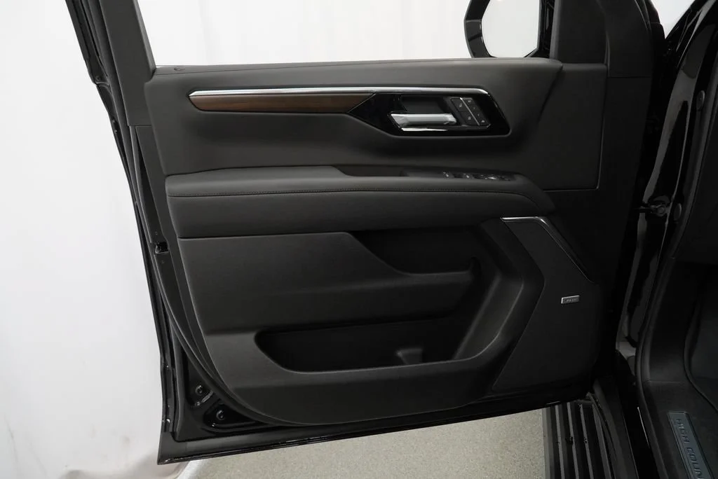 New 2026 Black Chevrolet High Country image 26