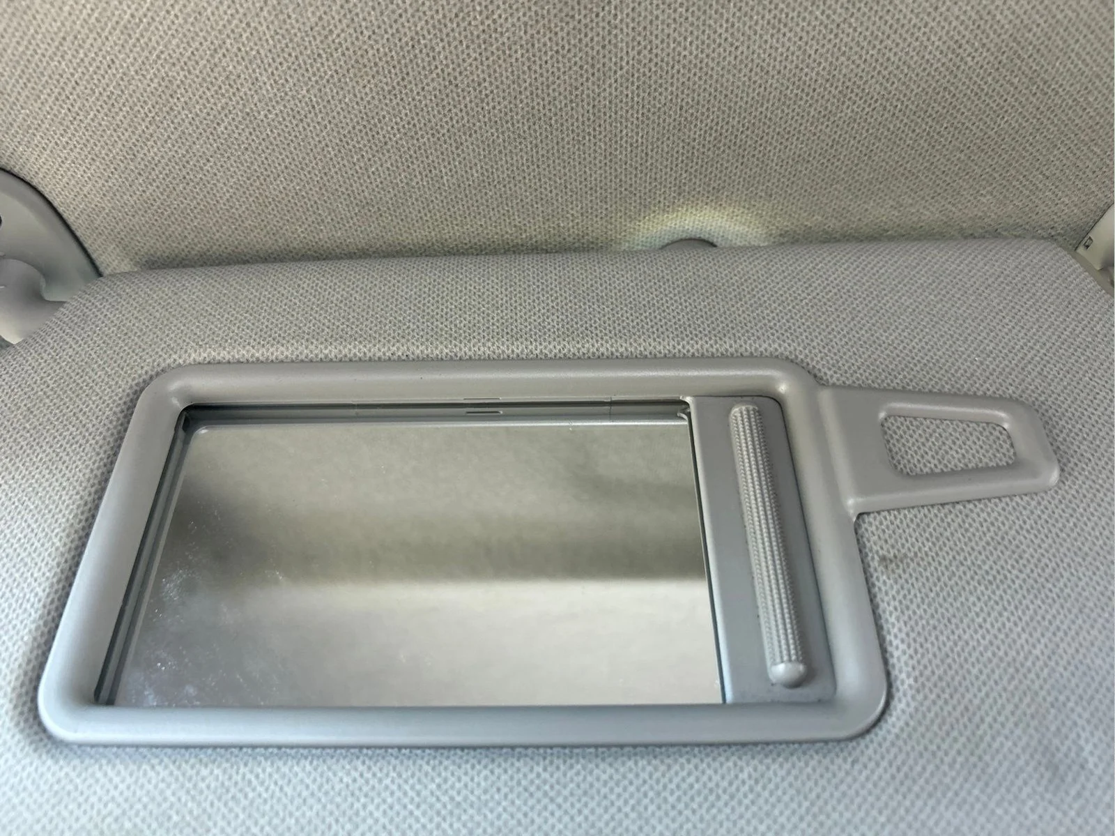 Used 2016 Clear White Kia LX image 30