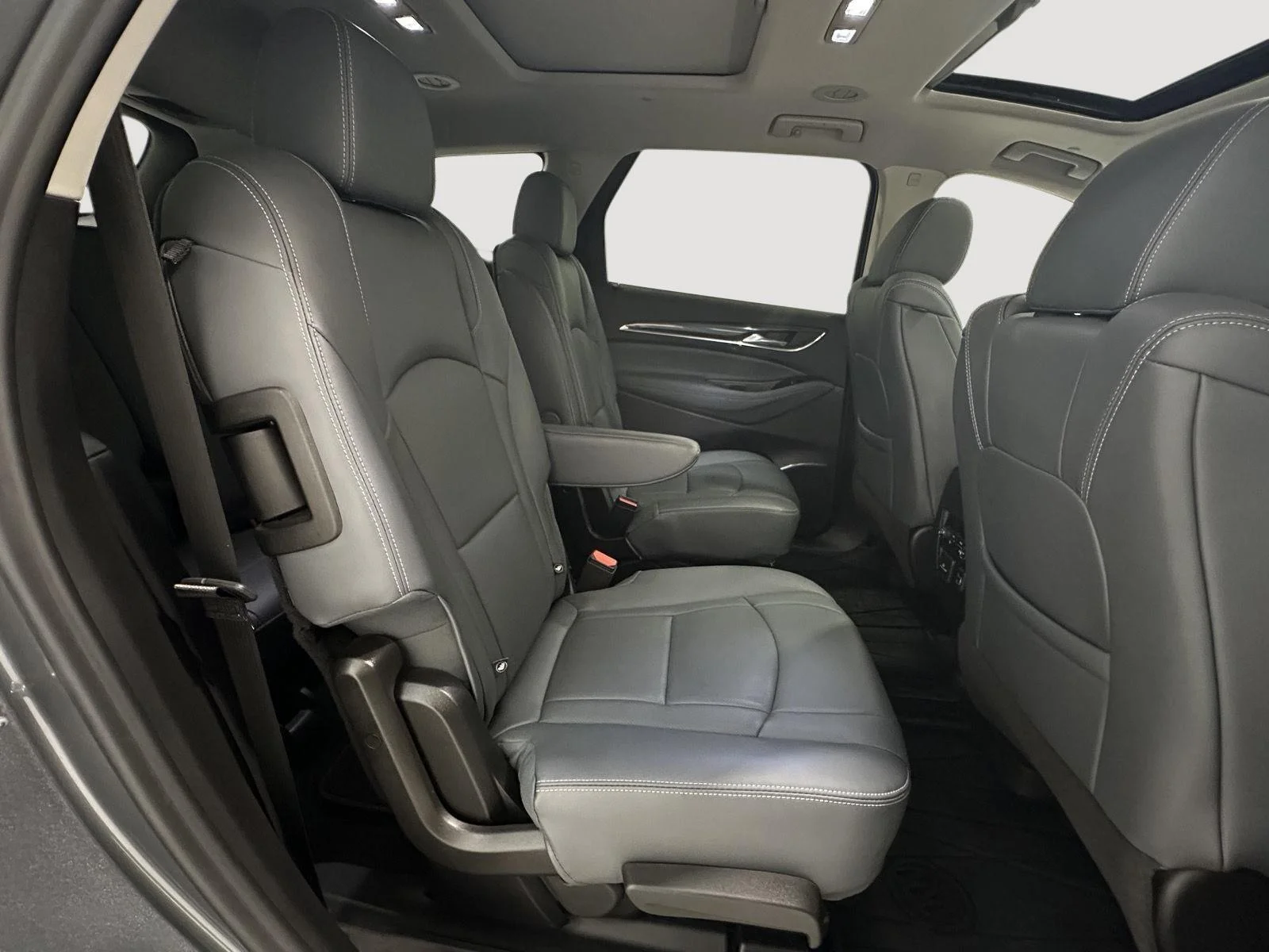 Used 2021 Includes Pitch Dark Night lower exterior accent color.) Buick Premium image 26