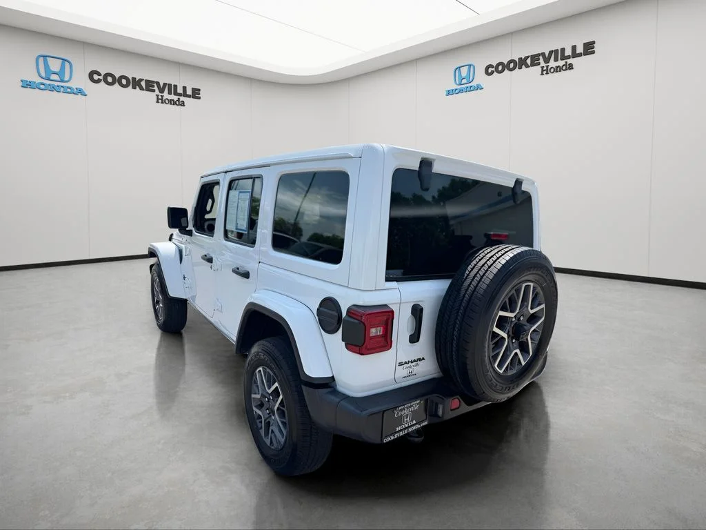 Used 2025 Bright White Clearcoat Jeep Sahara image 8
