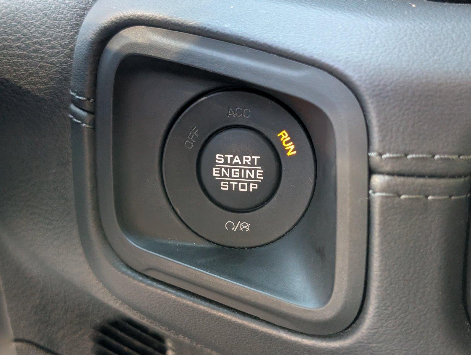 Used 2026 Anvil Clearcoat Jeep Sahara image 26