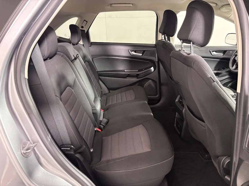 Used 2022 Silver Ford SE image 38