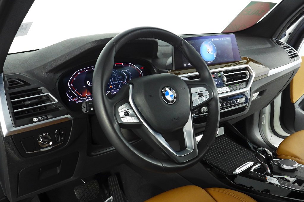 Used 2024 Alpine White BMW sDrive30i image 31