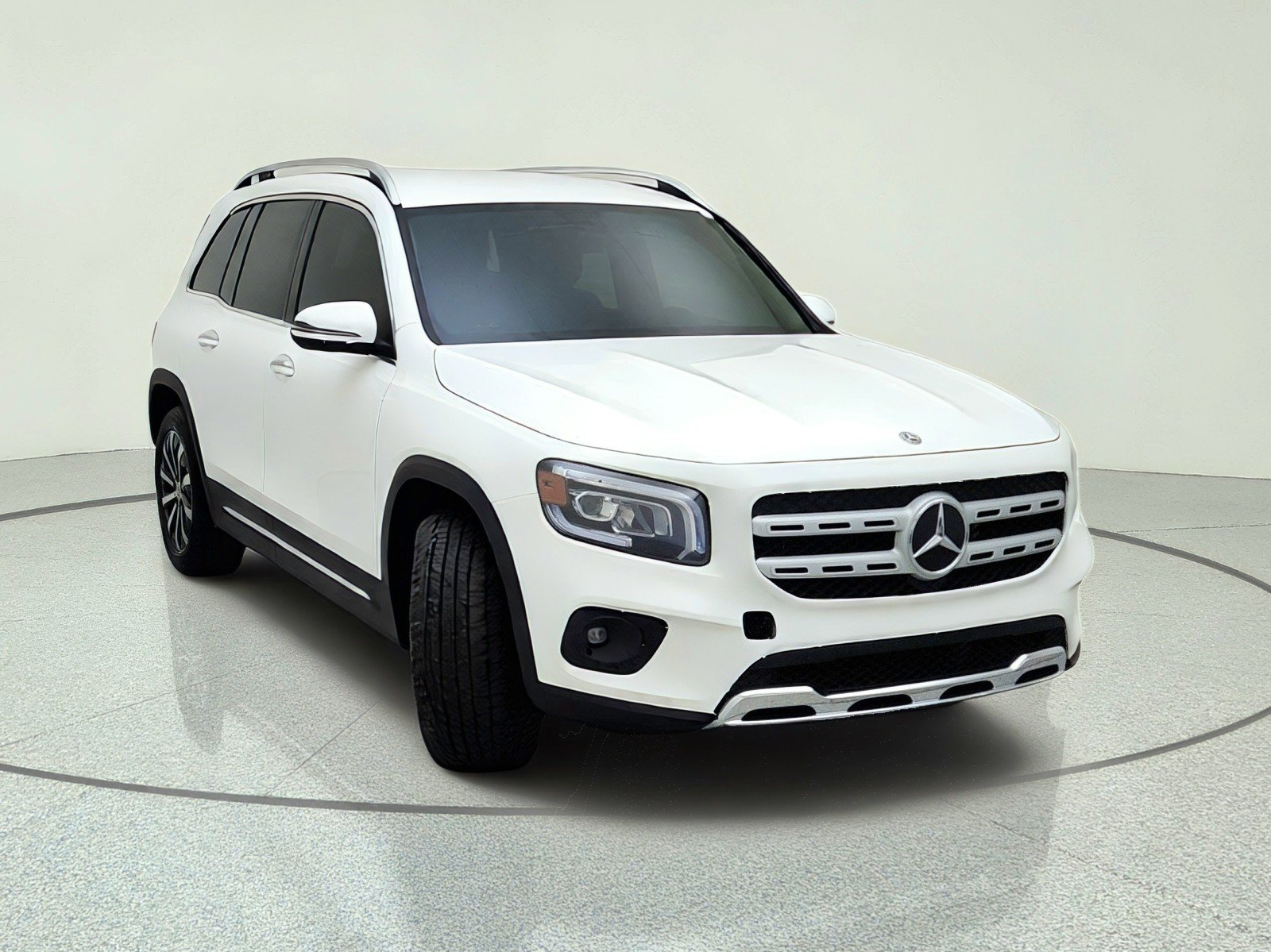 Used 2020 Polar White Mercedes-Benz GLB 250 image 4