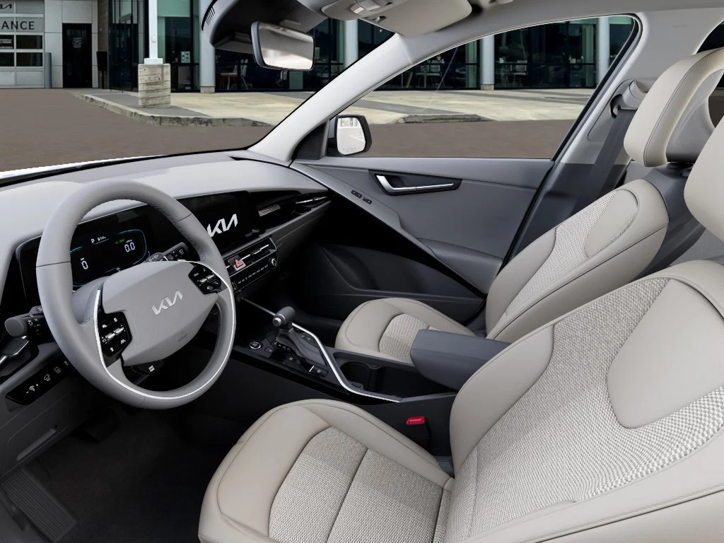 New 2026 Snow White Pearl Kia EX image 17