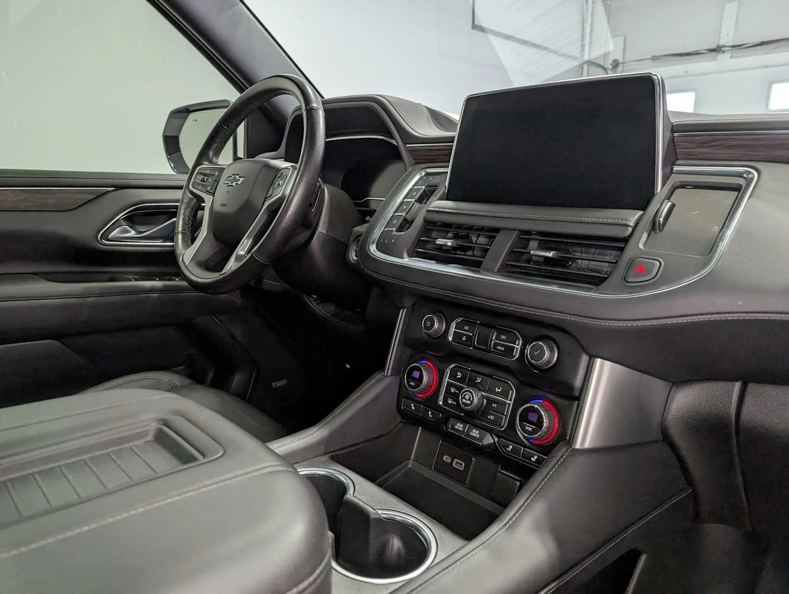 Used 2022 Summit White Chevrolet Z71 image 45