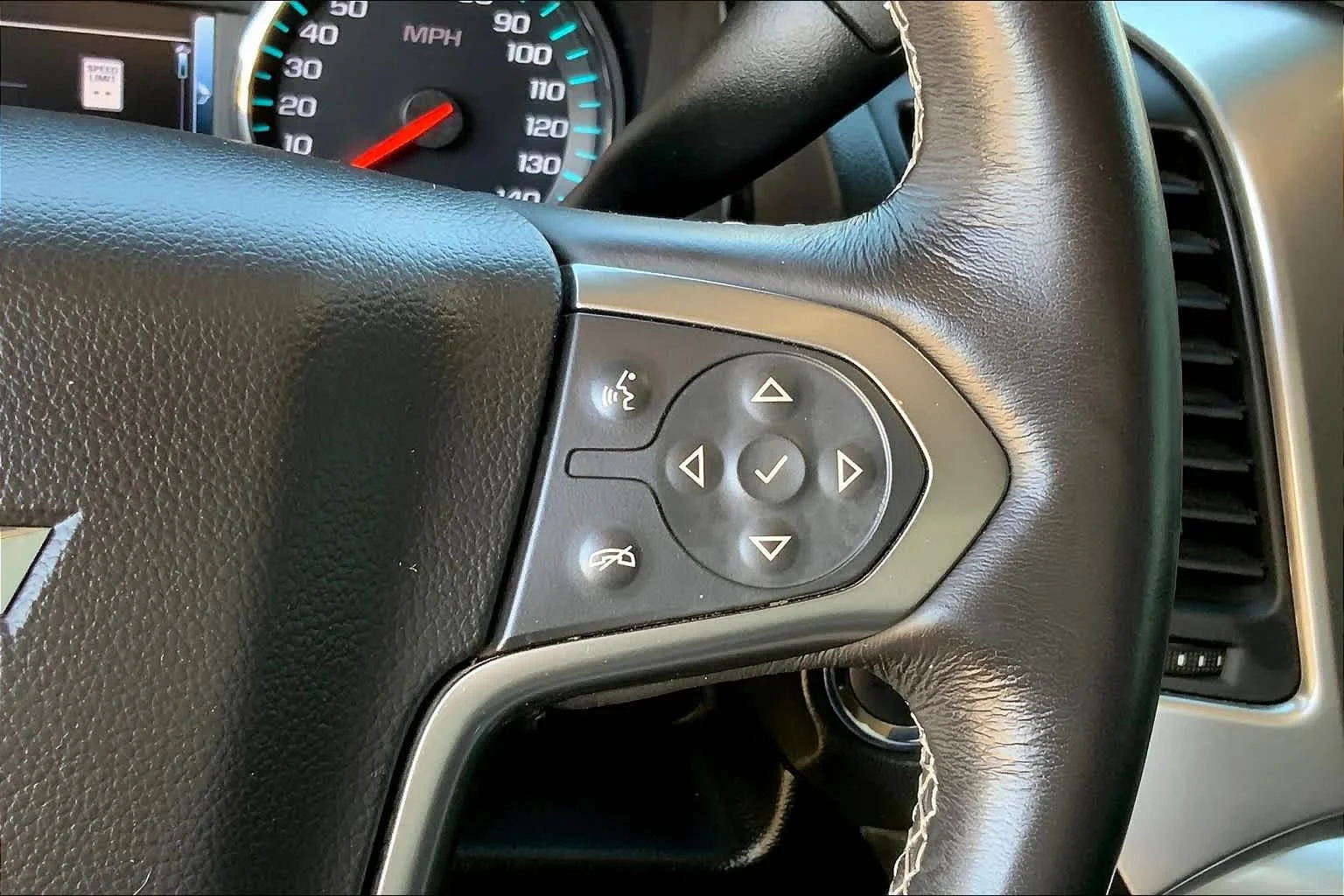 Used 2018 TUNGSTEN METALLIC Chevrolet LT image 22
