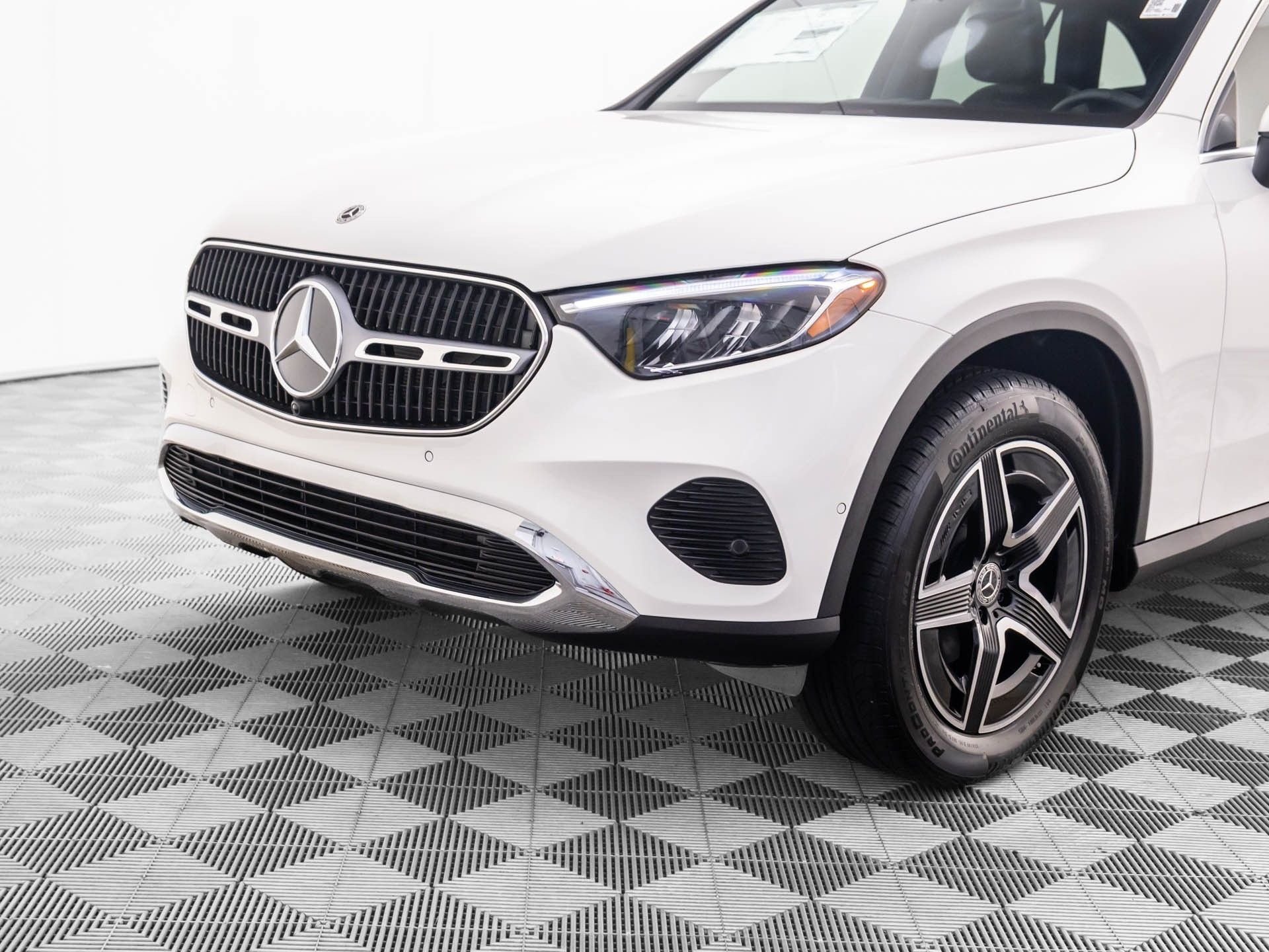 New 2026 White Mercedes-Benz GLC 300 image 30