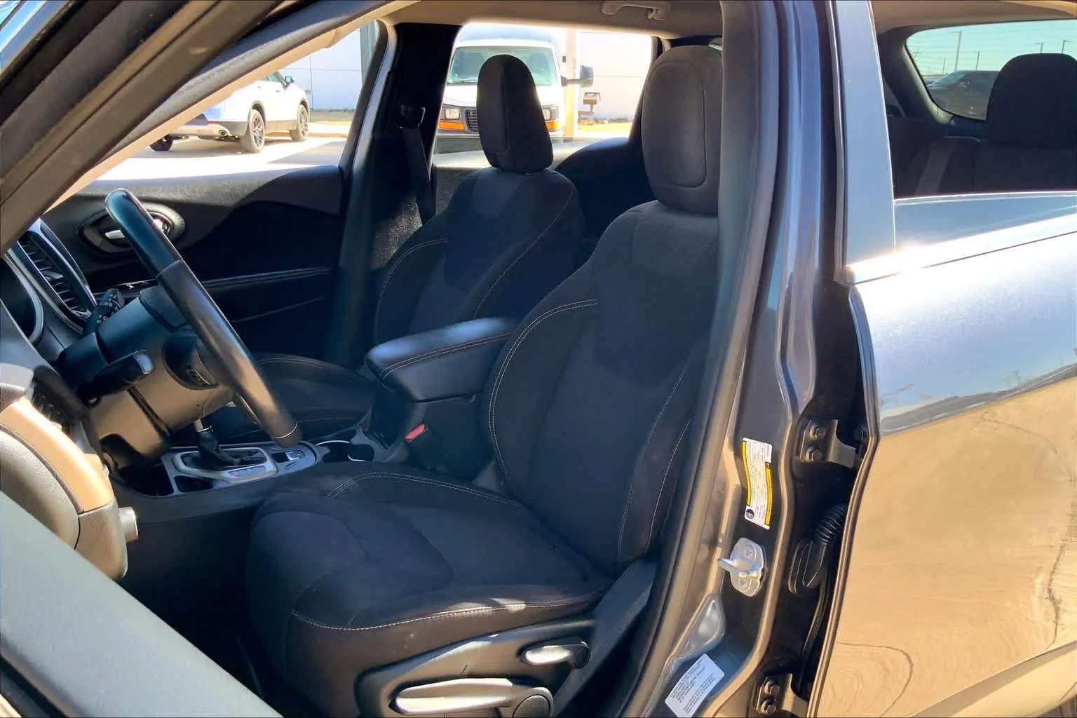 Pre-Owned 2015 Jeep Cherokee Latitude