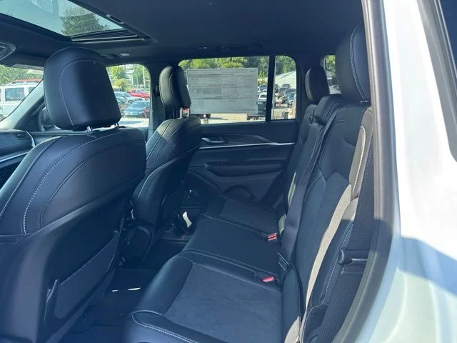 New 2027 Bright White Clearcoat Jeep Laredo Altitude image 14