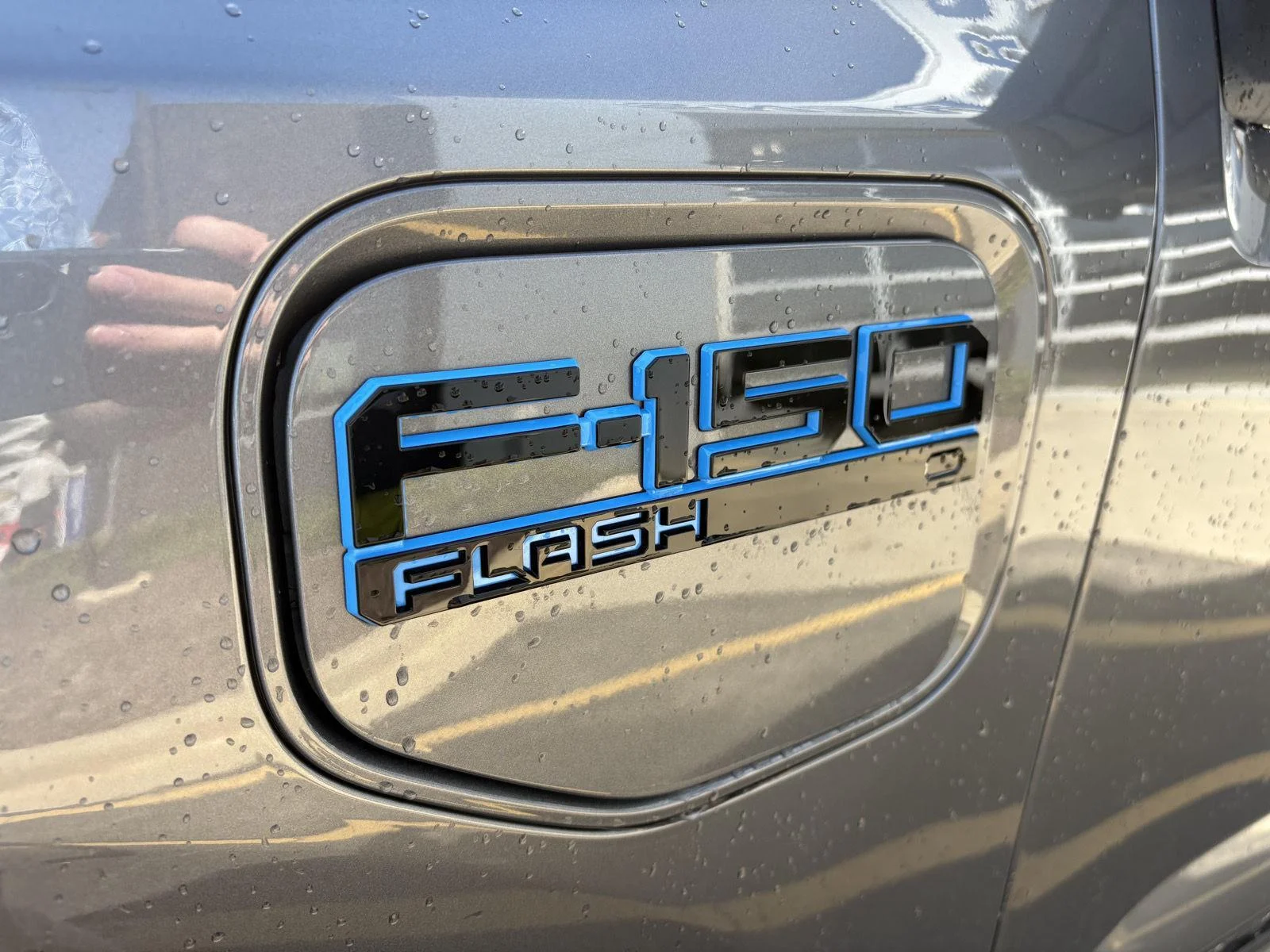 2025 Ford F-150 Lightning Flash - Photo 11