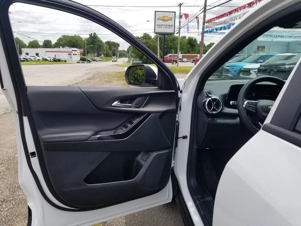 2026 Chevrolet Equinox LT - Photo 14