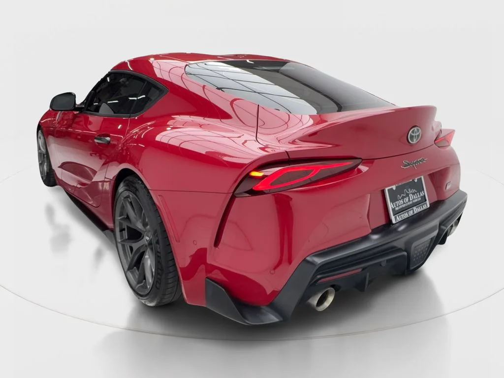 Used 2022 Red Toyota 3.0 image 11